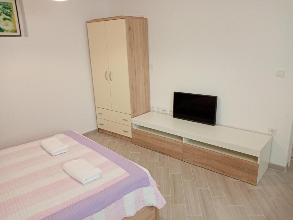 Apartment Elena Bale Exterior foto